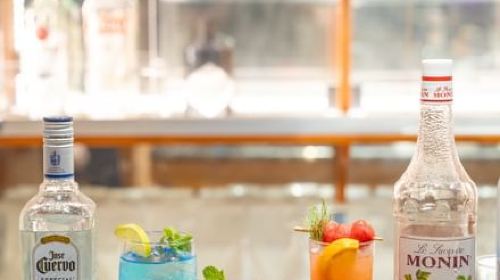 Dubai Marina: Luxury Dinner Cruise (Unlimited Alcohol Package) - Main Deck Day Tours 2