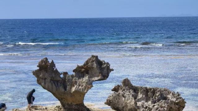 Okinawa: Cape Manzamo + Kouri Bridge + Okinawa Memorial Park + Okinawa Village + American Village