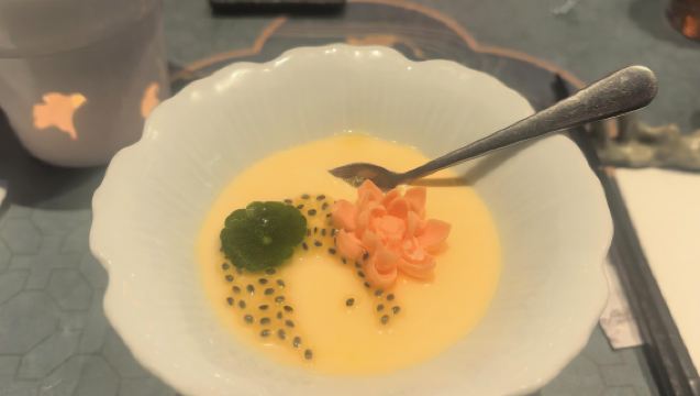 Suzhou • Banchetto Imperiale Wu Gong | Attraversa millenni per partecipare a un sontuoso banchetto imperiale a Gusu [Cambio abiti Hanfu + Tour nel giardino con foto + Cucina reale + Spettacoli in stile antico] Svela l'eleganza millenaria della terra Wu