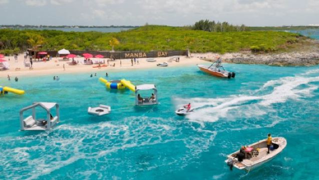 Nassau Swimming Pigs: Snorkeling, Lunch & Private Beach Club