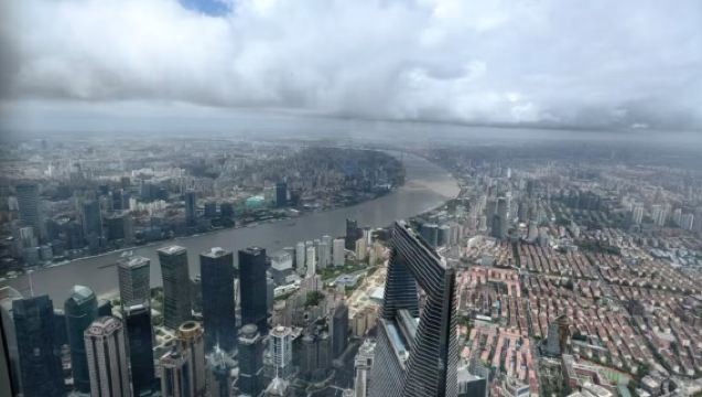 Entrada combinada para las dos esferas de la Torre de la Perla de Oriente + visita guiada con explicaciones en inglés (solo para visitantes extranjeros no procedentes de China continental)