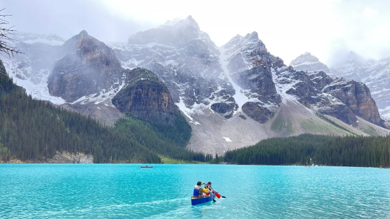 Canada: 1-day tour to Lake Louise and Moraine Lake | Multiple departure locations optional | Join-in tour