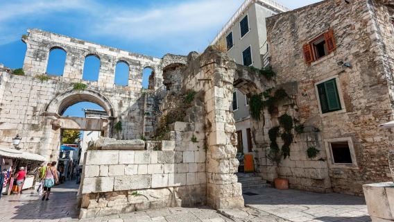 From Dubrovnik: Split Day Trip and City Tour with Transfers