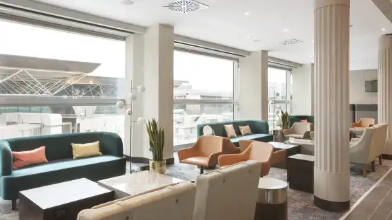 ห้องรับรองพิเศษพลาซ่า พรีเมียม แลงจ์ สนามบินโรมา ฟิวมิชิโน ประเทศอิตาลี (PPL FCO)