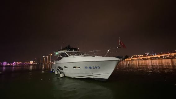 江西南昌贛江豪華遊艇包船出海看滕王閣夜景/南昌燈光秀【贈送啤酒一件+水果盤兩份+小菜或小吃一份+礦泉水】