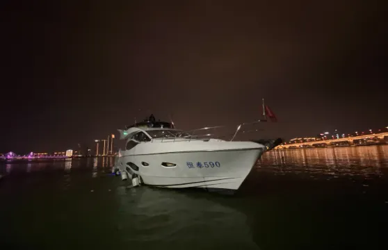 江西南昌贛江豪華遊艇包船出海看滕王閣夜景/南昌燈光秀【贈送啤酒一件+水果盤兩份+小菜或小吃一份+礦泉水】
