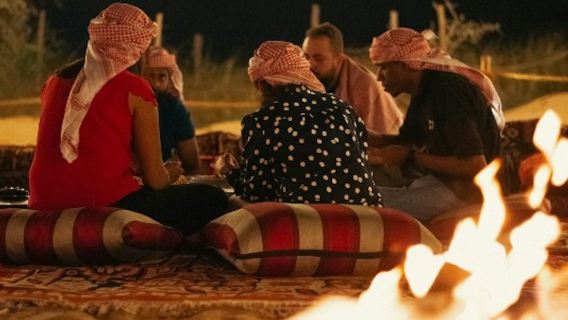 Evening Heritage Safari: Vintage G-Class Ride with Dinner at Al Marmoom Camp