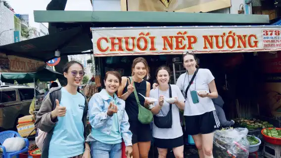 ทัวร์ชิมอาหารริมทางบนสกู๊ตเตอร์ในนครโฮจิมินห์