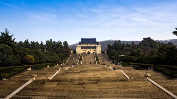 Nanjing, Jiangsu|Sun Yat-sen Mausoleum|Revolutionary Pioneer|Celebrity History|Chinese and English explanation|xx