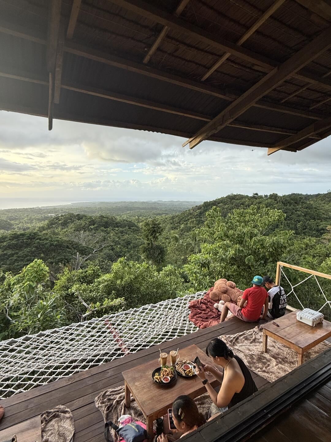 Tour alrededor de la isla de Siquijor [Mirador en acantilado + Gran árbol de higuera + Columpios famosos + Cafetería popular]
