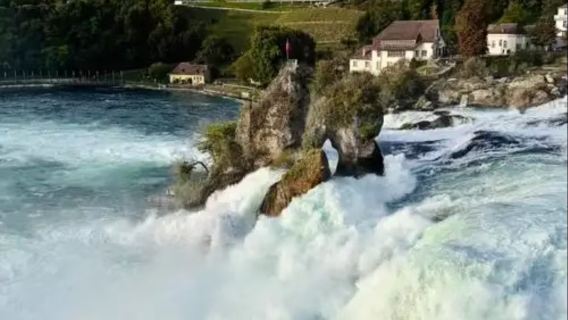 蘇黎世雙景漫遊：萊茵瀑布 + 施皮茨小鎮與濕壁畫 1 日奇遇