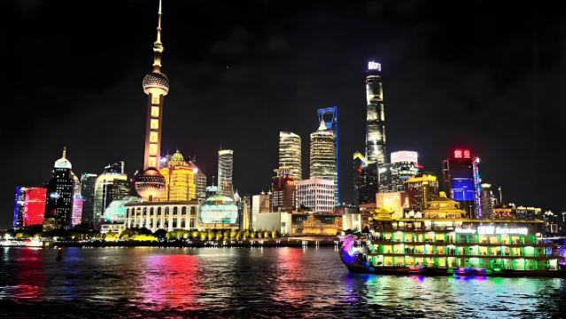 Shanghai Film Park & Zhujiajiao Ancient Town & Huangpu River Night Cruise English Join-in 1-Day Tour