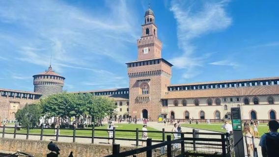 Milan city 1-day tour|Milan Cathedral + Sforza Castle + Teatro alla Scala