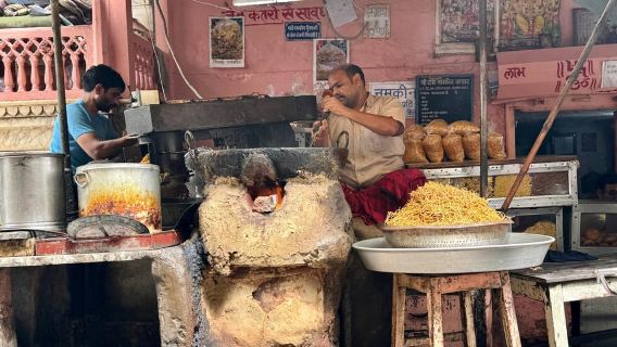 Passeggiata nel patrimonio e degustazione di cibo di strada a Jaipur