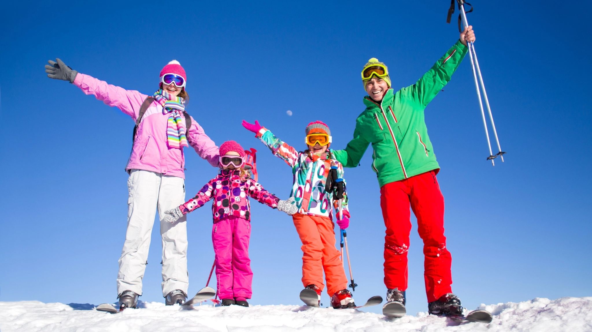 1-day tour to Kamui Ski Resort in Asahikawa, Hokkaido, Japan [Professional SAJ Chinese/English ski instructors | Small group lessons | Easy learning for beginners | Round-trip transfers from Sapporo city]