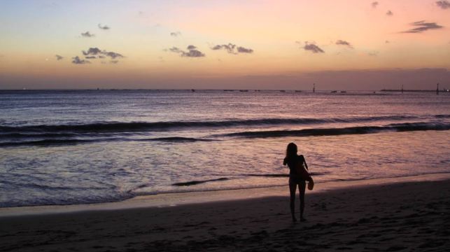 峇里島網紅懸崖公路+情人崖+金巴蘭日落/Kecak火舞一日遊