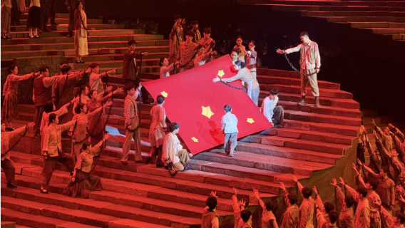 충칭 1949 공연 티켓: 360도 회전 관객석이 있는 다이내믹한 공연 (셀프 가이드)