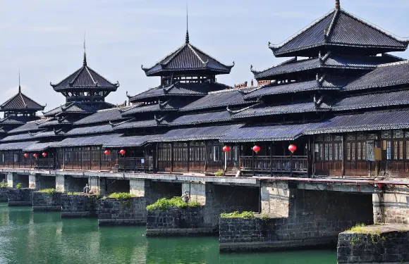 湖南懷化萬佛山+蘆笙鼓樓+芋頭侗寨包車一日遊可中英文服務