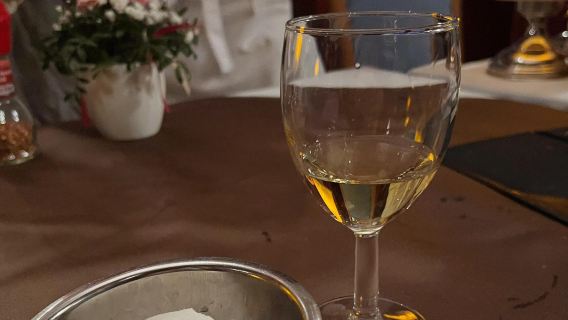 Budapest, Ungheria: servizio di prenotazione per il ristorante popolare Comme Chez Soi