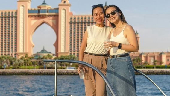 Dubai: New Year’s Eve Luxury Yacht Cruise + Fireworks & BBQ Snacks