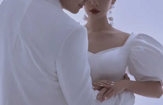 右玉Trip Moments【右玉史語/街拍抓拍航拍約拍跟拍婚拍攝影錄影/多語言翻譯】