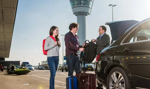 杜拜國際機場送至阿布扎比市區酒店或反方向(英文司機)