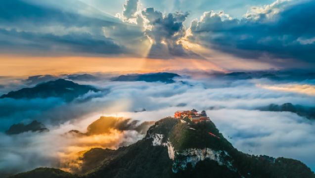 [Bermula dari Luoyang] Lawatan Sehari ke Gunung Yuntai + Lembah Batu Merah + Xiaozhaigou | Tiket Masuk Percuma untuk Pelancongan Berkumpulan pada Mac