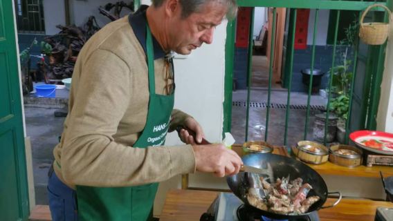 Terokai lebih banyak Kelas Memasak Yangshuo dengan keluarga tempatan