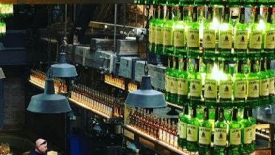 Jameson Distillery Bow St.: Guided Tour in German + Whiskey Tasting