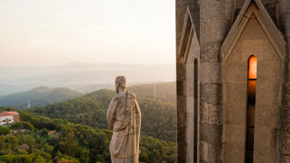 Barcelona lawatan sewa peribadi sehari Gunung Tibidabo (spot matahari terbenam) - Itinerari boleh disesuaikan