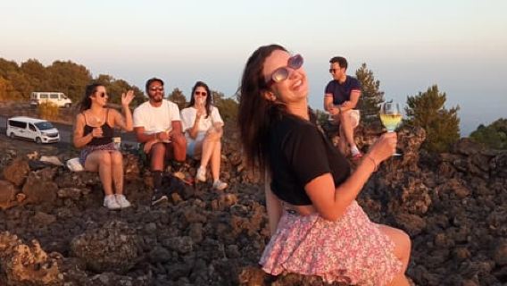 Catania: Mount Etna Sunset Tour and Etna Doc Wine