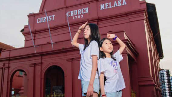 Malaysia Melaka photographer wedding dress travel photo shoot portrait tourism photo shooting video