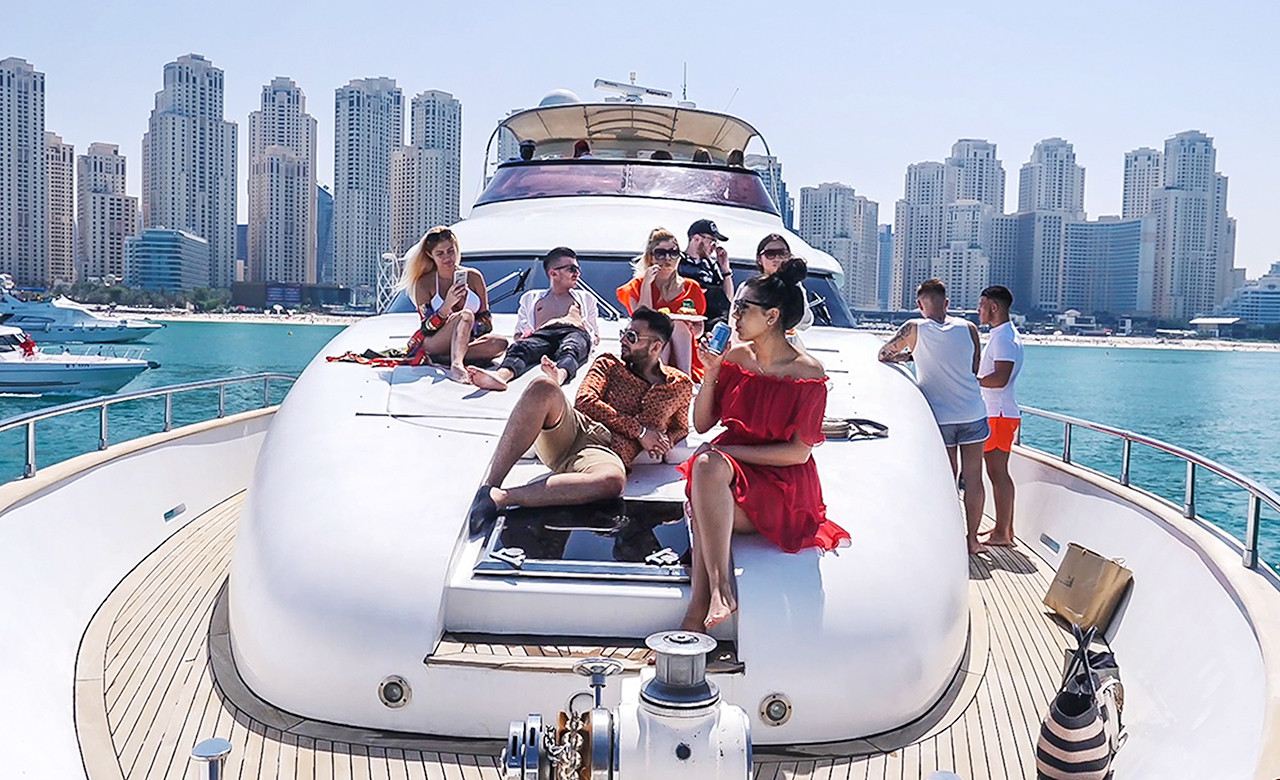 Dubai Marina Yacht Tours (Optional Breakfast/Lunch/Afternoon BBQ/Sunset/Night Dinner)