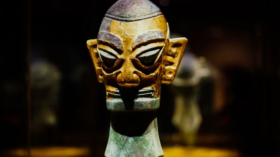 Lawatan sewa peribadi setengah hari ke Sanxingdui untuk 2-8 orang dengan kereta peribadi + perkhidmatan hantar-jemput ke lokasi + termasuk tiket masuk + penerangan berpandu + fon telinga