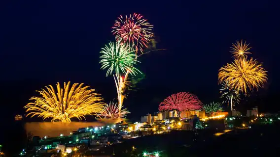 ญี่ปุ่นฮอกไกโด·สำรวจความลับของทะเลสาบโทยะ·ทริปสวยงามแห่งออนเซ็นและดอกไม้ไฟ (ซัปโปโร ไปกลับ)