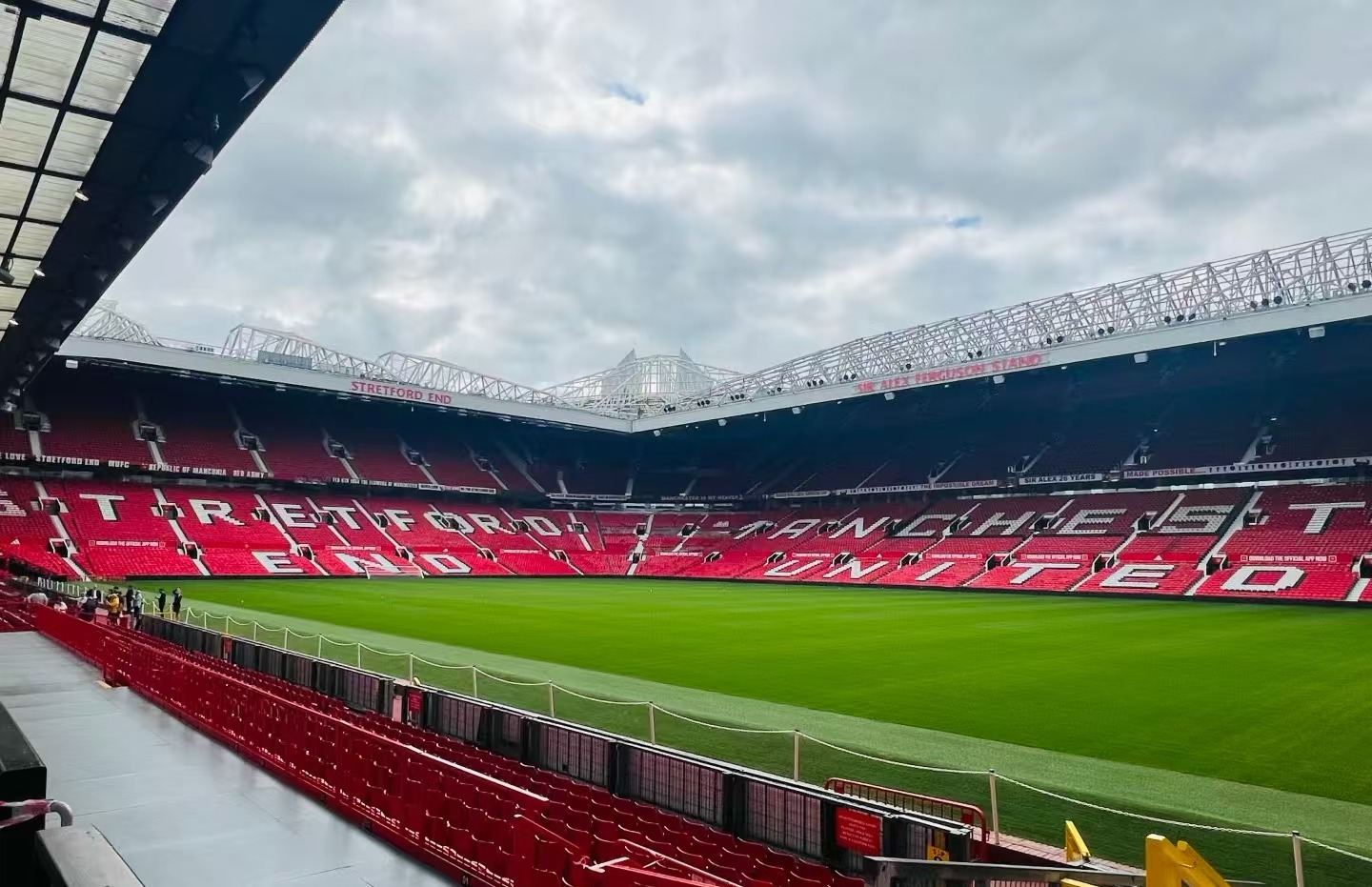 Old Trafford - Manchester United Premier League & Europa League - Heimspiel von Manchester United, keine Alters- oder Größenbeschränkung [Eintauchen in die Faszination der Premier League / Kein Ticketabholung erforderlich]