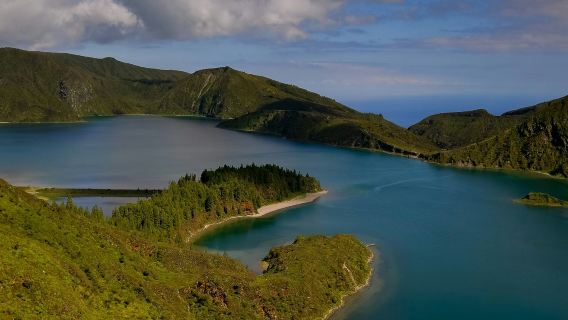 Lagoa do Fogo und heiße Quellen: Tagesausflug von Ponta Delgada
