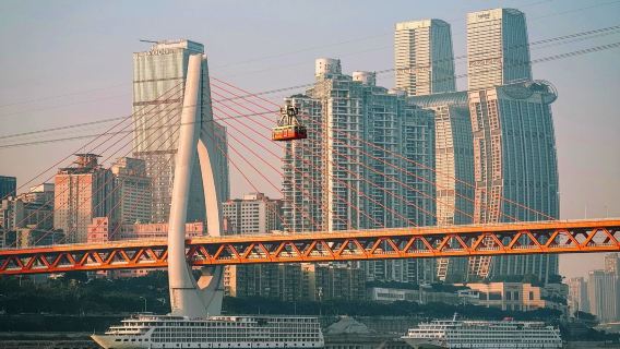 長江索道+洪崖洞民俗風貌區+李子壩輕軌+兩江小渡+三峽博物館包車1日遊