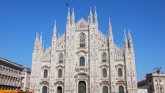 米蘭大教堂·科莫湖光·貝爾加莫祕境:經典與自然一日包車巡禮