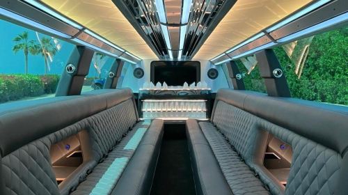 Dubai Attraction: Dubai Exotic Limo Day Tours 4