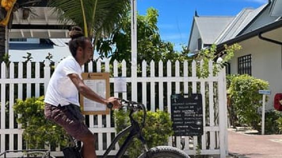 Seychelles: Praslin and La Digue Shared Trip with Lunch
