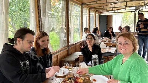 Eriwan: Gourmet-Tagesausflug zum Sevansee mit Verkostungen und Mittagessen