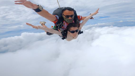 長沙旅拍【【湖南長沙跳傘，高空跳傘+攝影服務】】