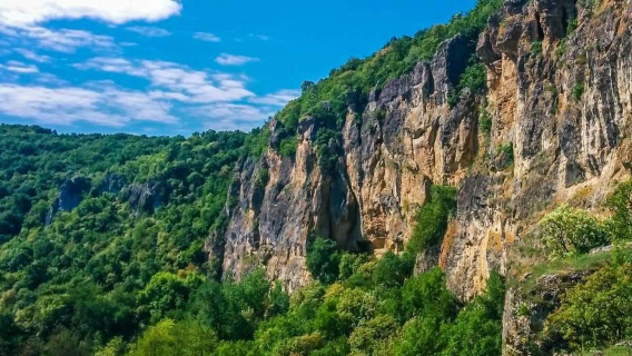 Lawatan Sehari Alam Semula Jadi & Sejarah & Budaya Bulgaria (Bertolak dari Bucharest)