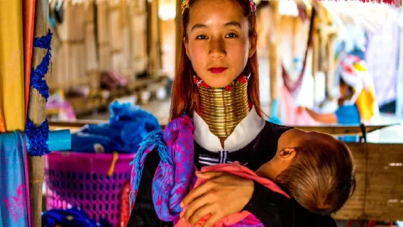 1 Day Trip: CHIANG RAI White, Blue Temple and Black House with KAREN Long Neck Tribe Tour