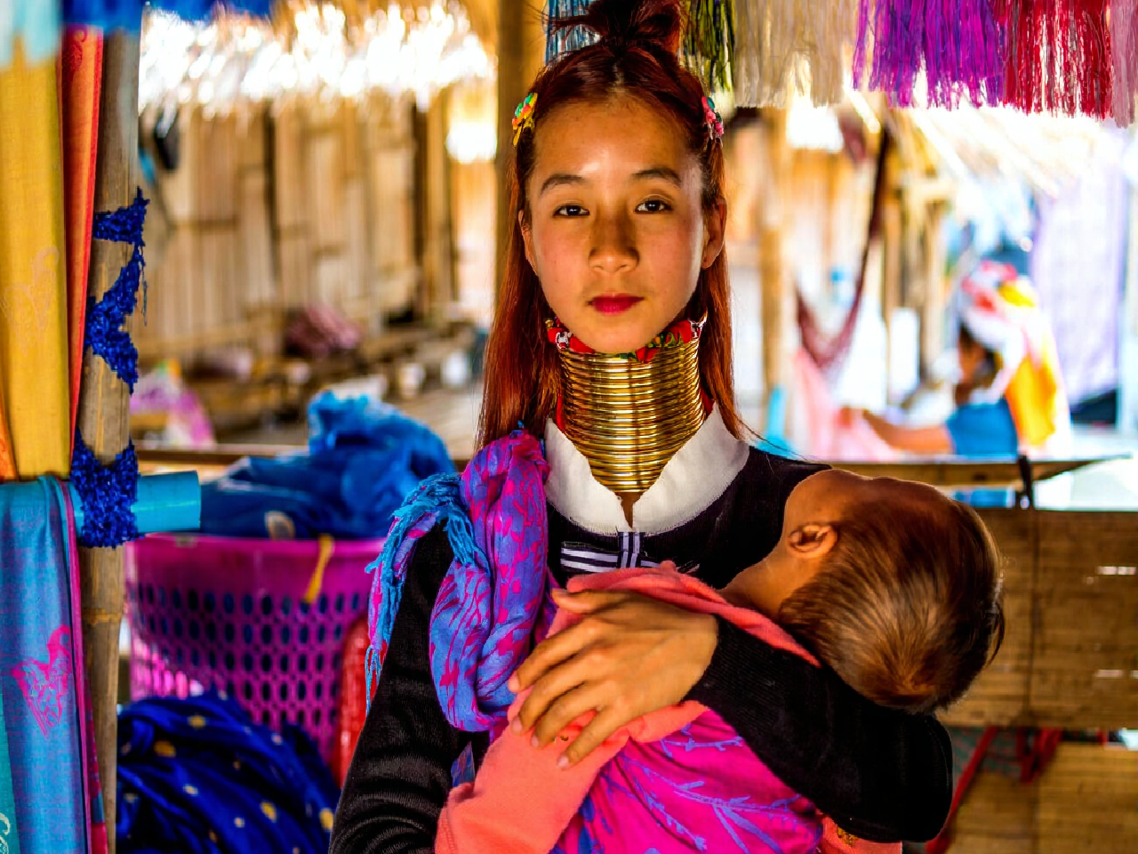 CHIANG RAI White, Blue Temple and Black House with KAREN Long Neck Tribe Tour
