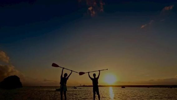 Ishigaki: Prachtige Zonsondergang en Magic Hour SUP Tour