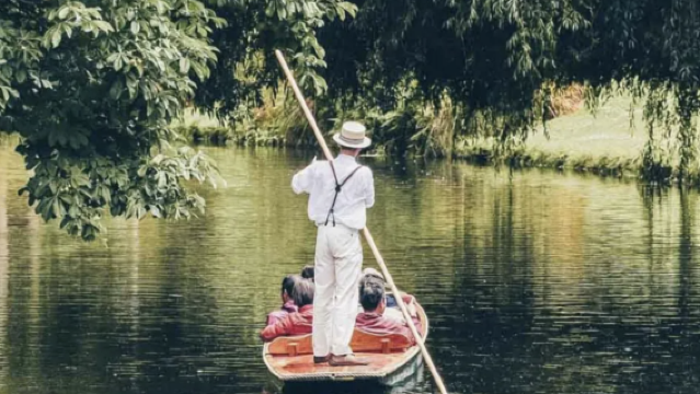 Croisière à l'Université de Cambridge (Visite en barque à fond plat)