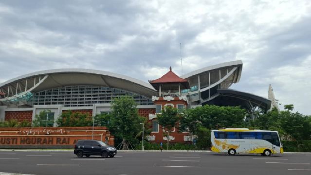 Kuta Centre /Legian: Departure Transfer from Hotel to Bali Airport (DPS)