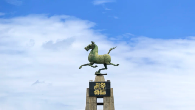 武威天梯山石窟+烏鞘嶺+馬牙雪山+白塔寺1日遊